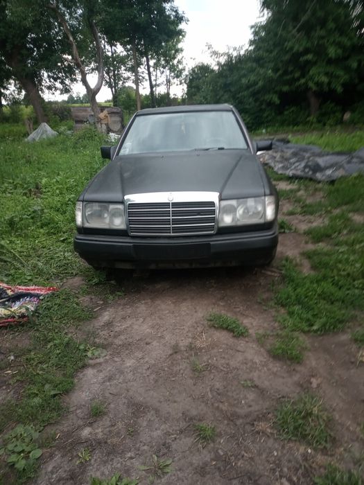 Мерседес 124 / 200 2.2 бензин