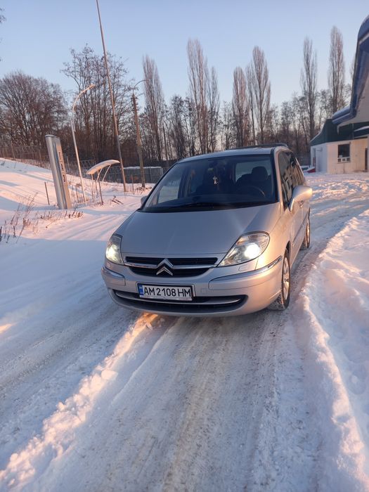 Продам Citroen C8