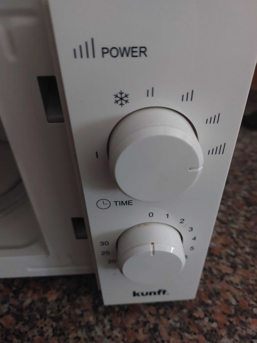 Nearly new microwave oven442828987931699202