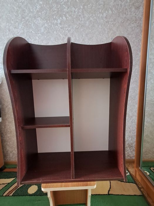 Полиця  настінна.