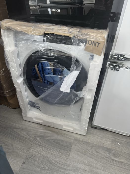 Нова Пральна машина Electrolux 10,5 кг з функцією пари