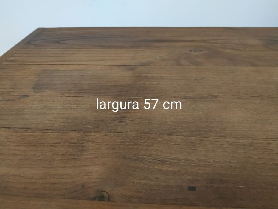 Camiseiro em castanho maciço de 6 gavetas