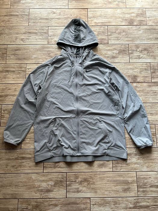 Ветровка Nike pro