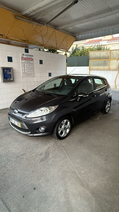 Ford Fiesta Trend - Económico