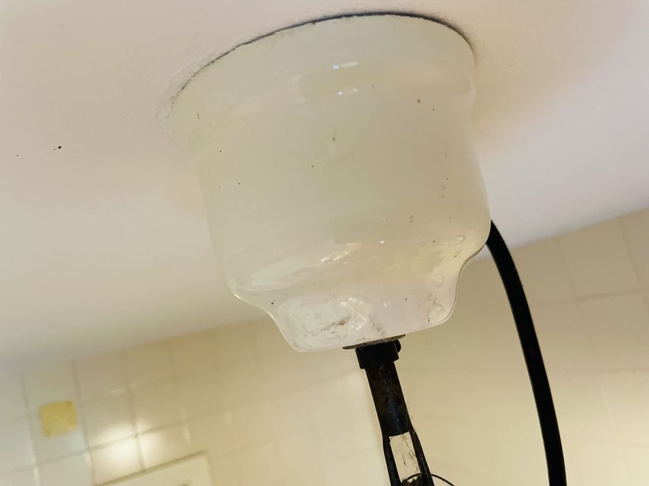 Candeeiro suspenso vintage/retro em esmalte e vidro