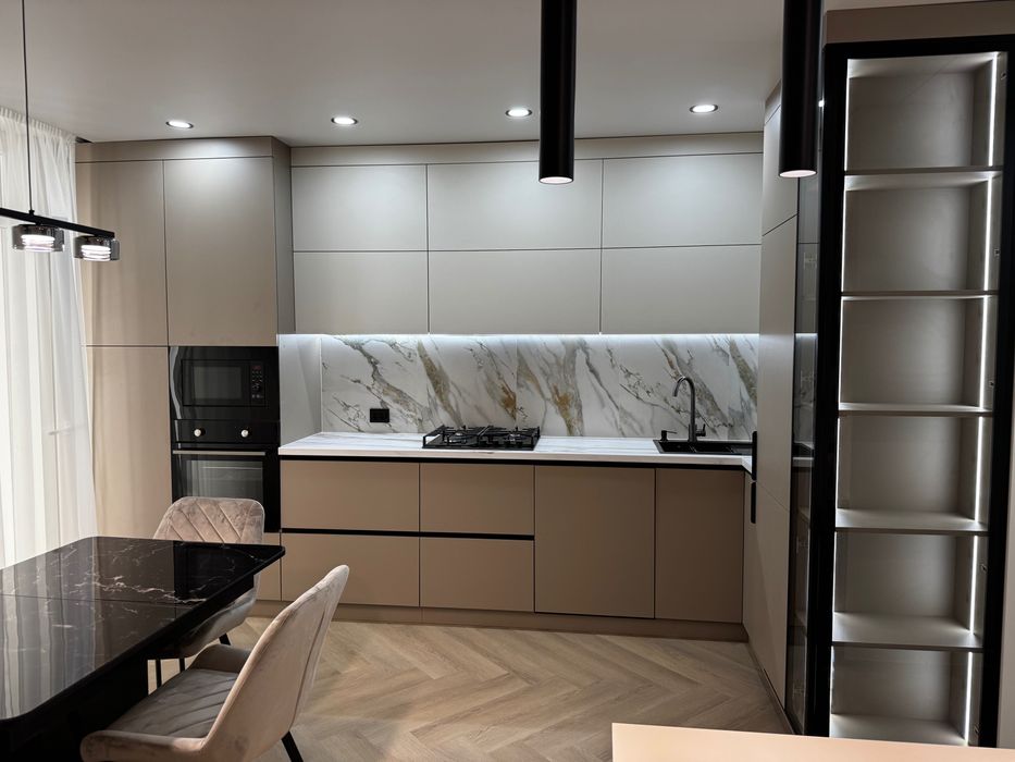 продаж 2 кім квартири в центрі