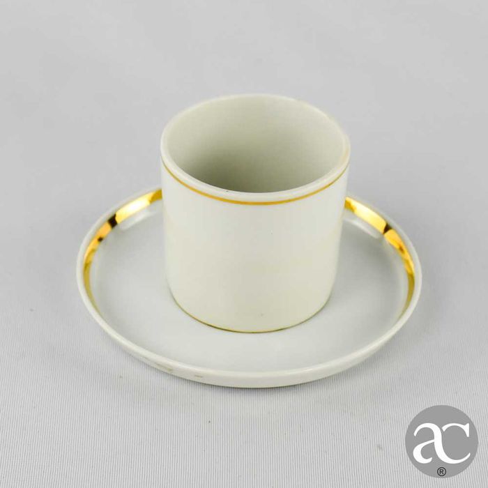 Taça e pires em porcelana Artibus, com friso a ouro