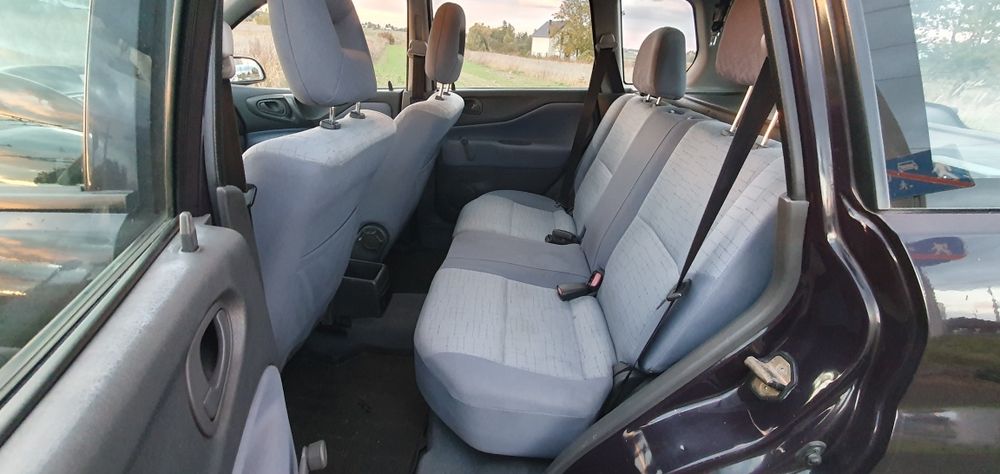 Mitsubishi Space Star. 1.6 Benzyna 98KM. Zadbany. Sprawna Klima. Stan Dobry.