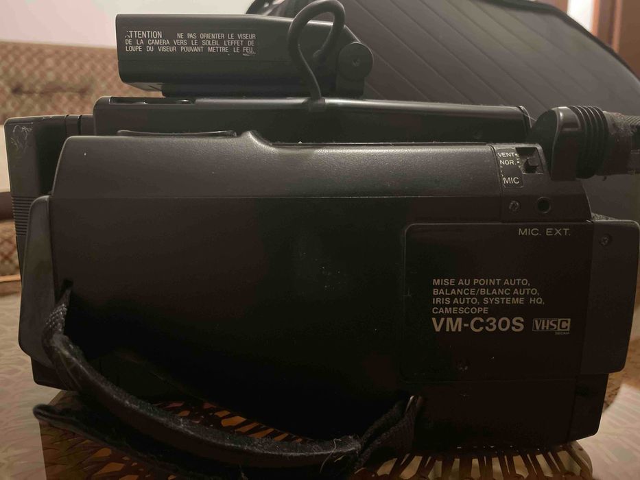 Hitachi VHS-C Camcorder Video Camera VM-C30S64283793153923124