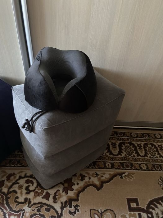 Надувний пуф для подорожей