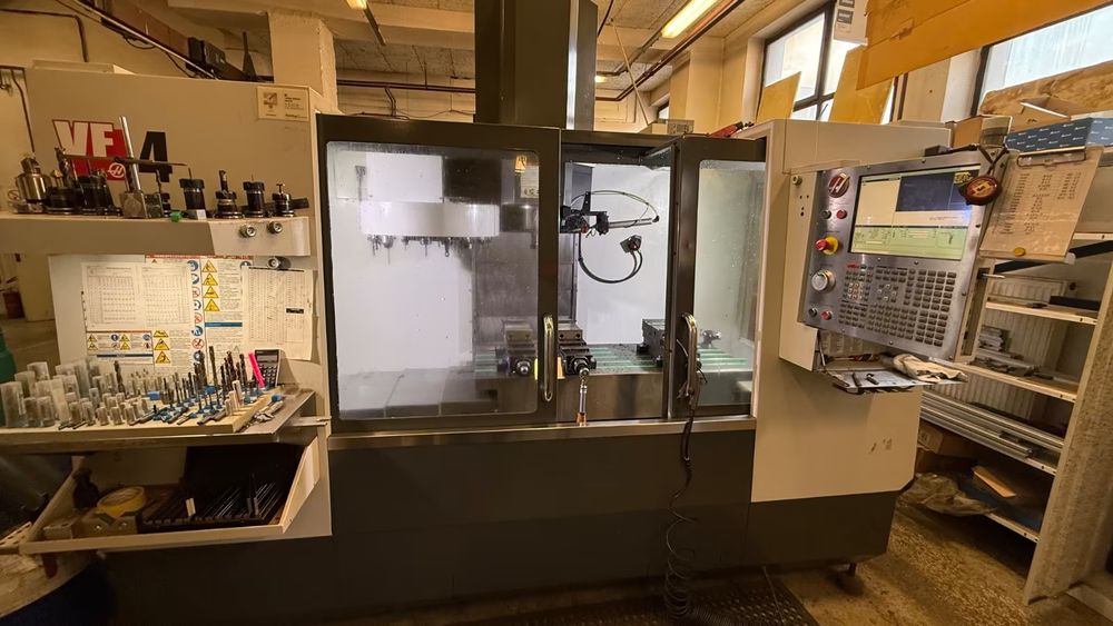 Продам  обрабатывающий фрезерный центр  Haas VF1 - 2014 го, Haas VF4 - 2012год-, Haas VF8- 2015, Haas UMC 750 -2022