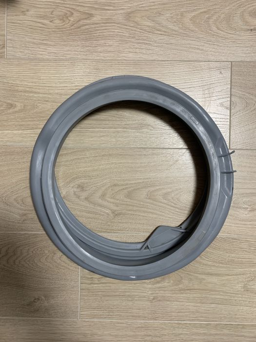 Пральна машинка Ariston Aqualtis ( на запчастини)