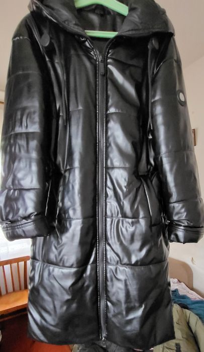 Продам  зимню куртку  з екошкіри