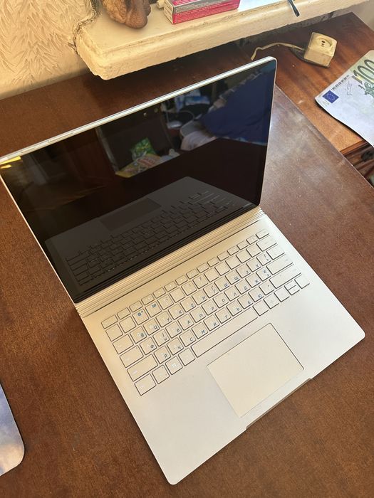 Microsoft Surface Book 13.5" i7 8GB/256GB трансформер