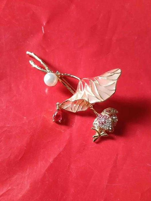 Изысканная брошь люкс класса листок цветок лотоса со стрекозой