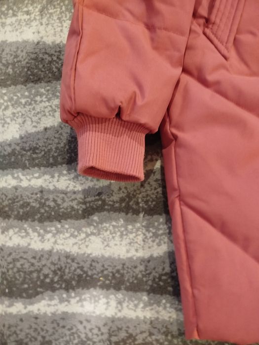 Пуховик на дівчинку