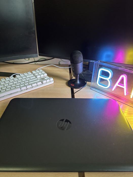 Laptop HP 255 G4 - 8 GB RAM, 1 TB,