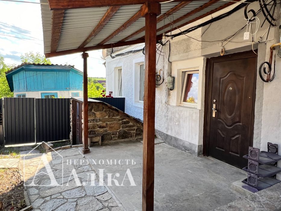 Продам квартиру з гаражем та времянкою в Старому місті