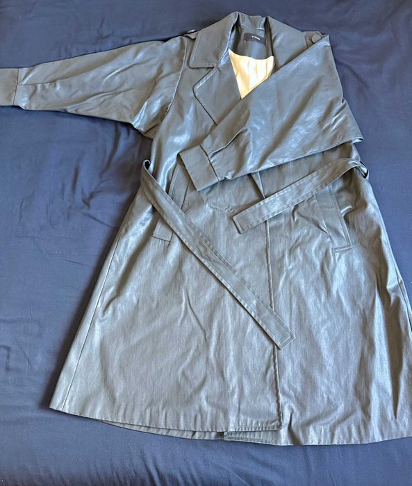 Gabardine verde Uterqüe