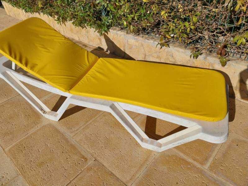 2 espreguiçadeiras 2 colchões de espuma