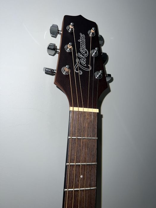 Sprzedam raz uzywana gitare akustyczną firmy TEKAMINE plus pokrowiec