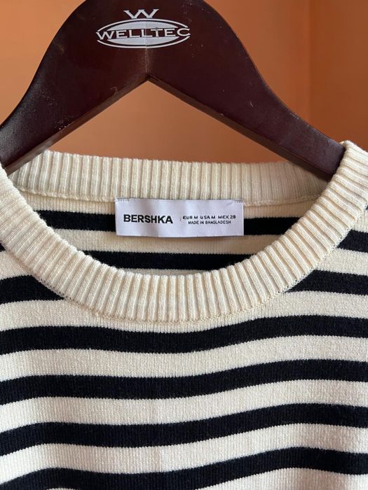 Светр Bershka Розмір М новий