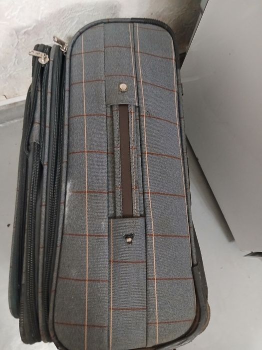 Продам чемодан рабочий