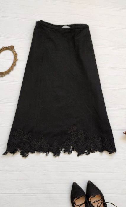 Шикарна спідниця міді трапеція з мережкою мереживом