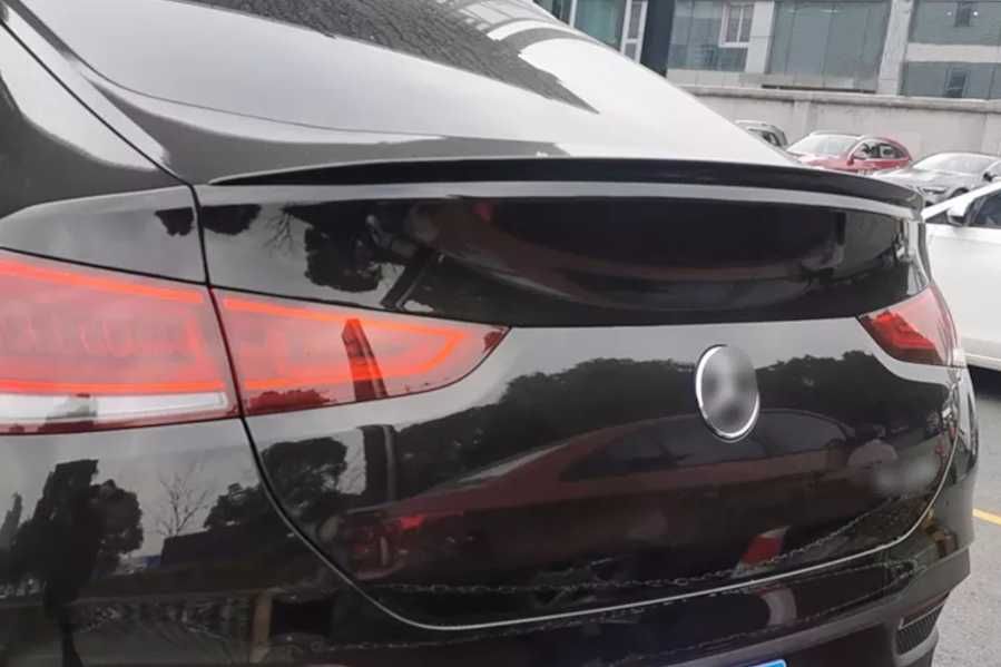 Aileron / lip / spoiler traseiro em preto piano brilhante  para Mercedes GLE C167 coupe +19 LOOK GLE 53 / AMG em plástico ABS
