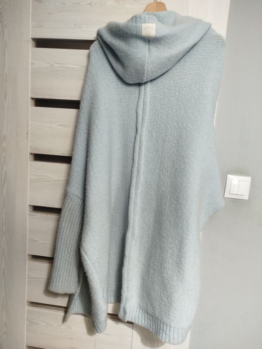 Sweter narzuta niebieski wełna