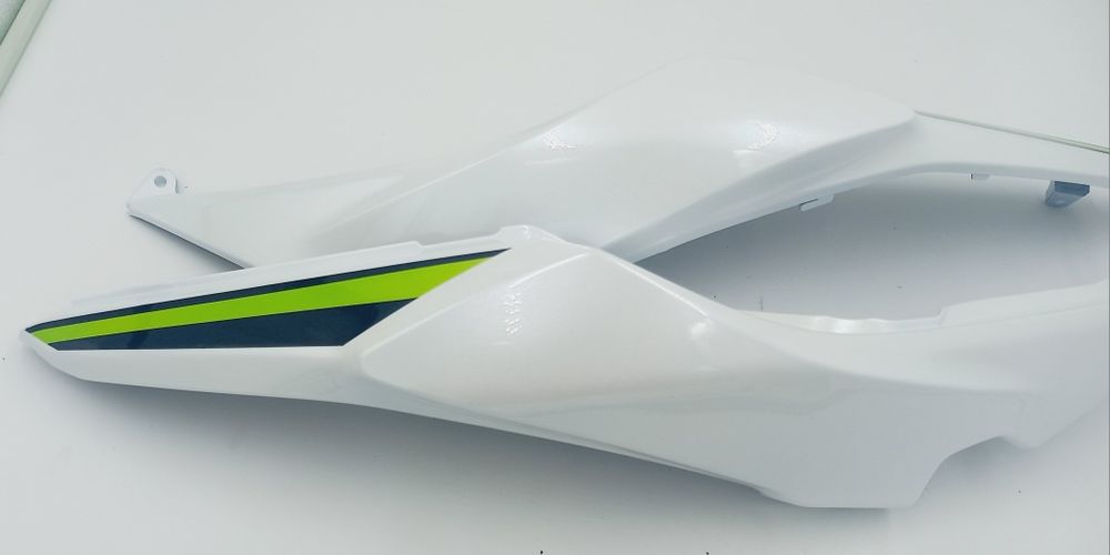kawasaki z650 ogon owiewka tyl biala perla P L