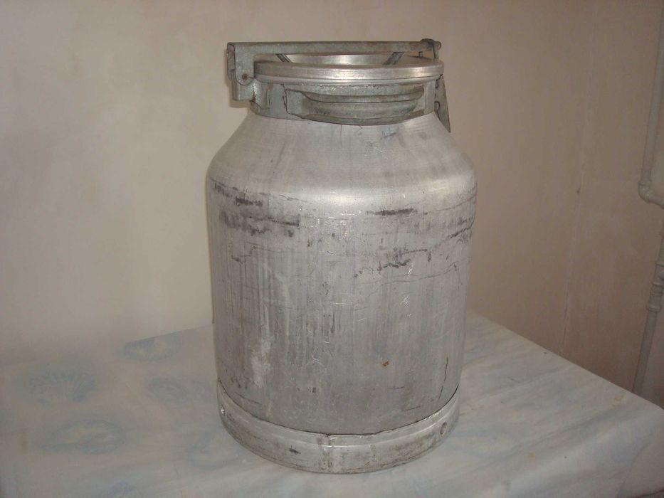 Продам бiдон алюмiневий.