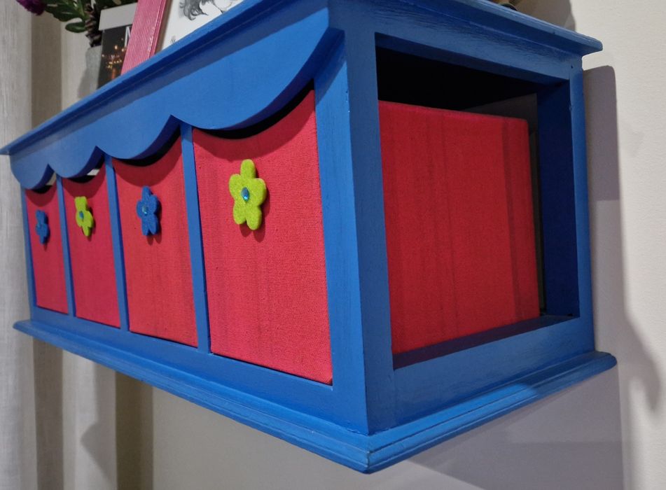 Pequeno móvel suspenso