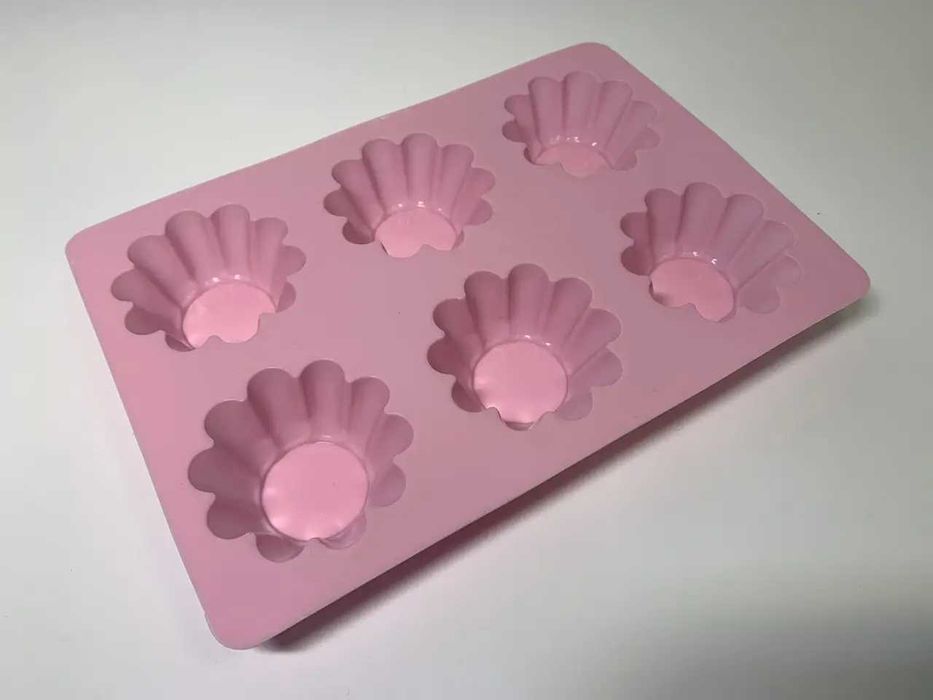 Форма для выпечки  кексов и маффинов  силиконовая на  6  шт