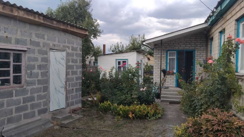 Будинок з гаражем в Дахнівці, 75 кв. м., 4 кімн., с/в, 0,10га  (п3)