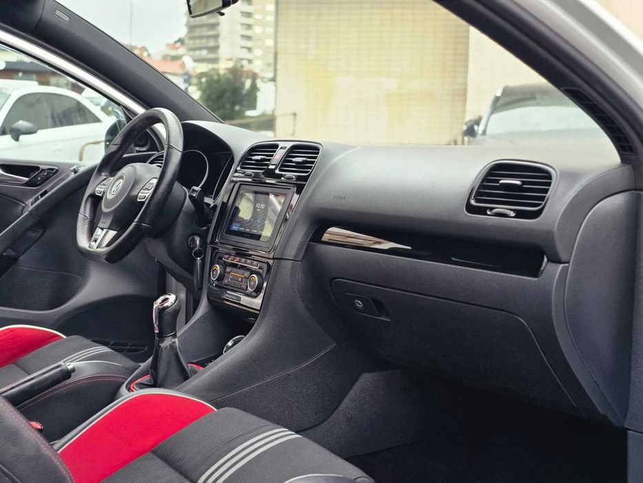 VOLKSWAGEN GOLF VI GTI 2.0TSI 211CV "EDIÇÃO ADIDAS"