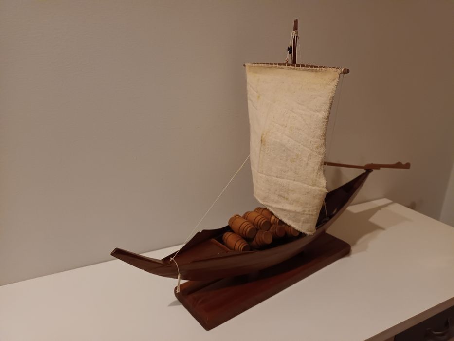 Réplica de barco Rabelo em madeira
