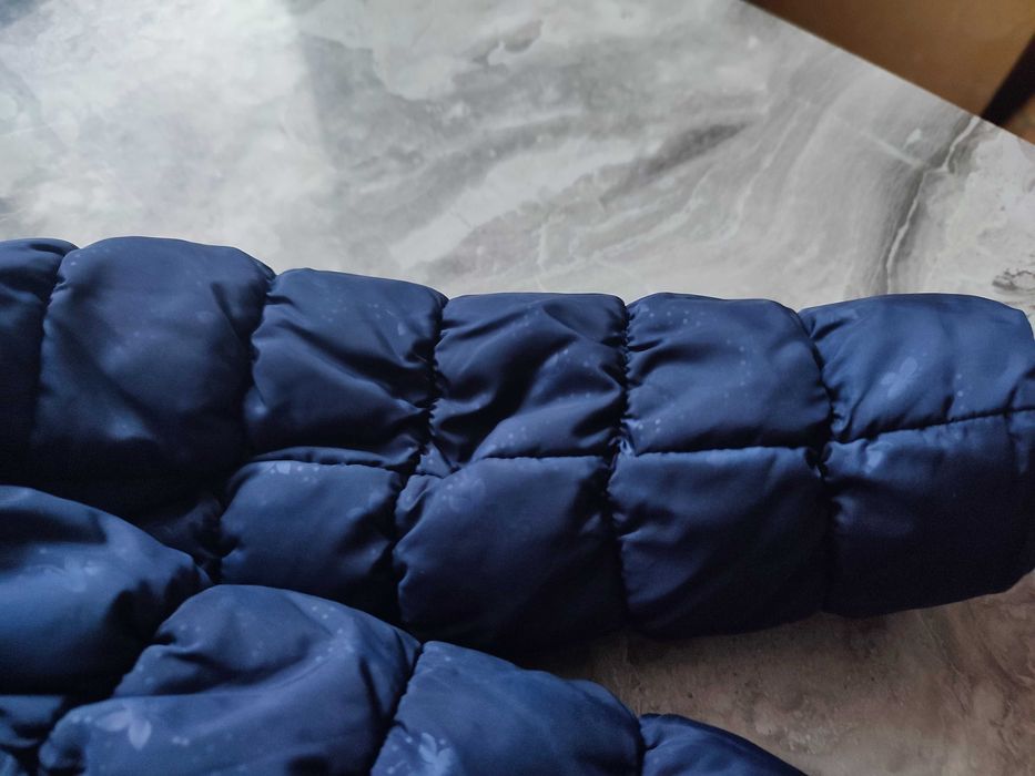 Куртка на дівчинку