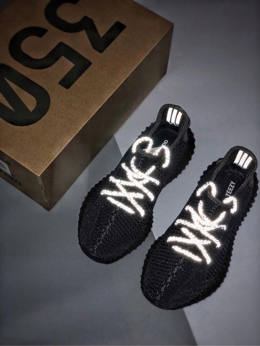 Оригинальные кроссовки Adidas Yeezy Boost 350 V2 Black Reflective