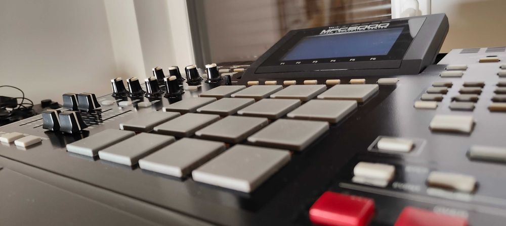 Akai MPC 5000 sampler, beat-maszyna, sekwencer, syntezator w jednym