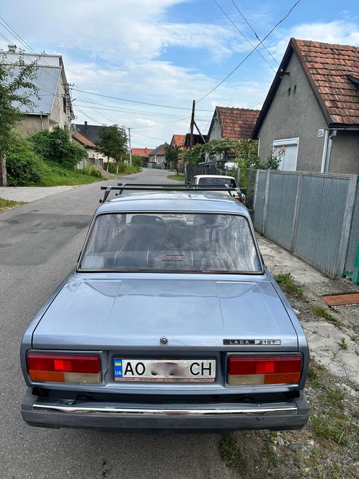 Автомобіль ВАЗ 2107