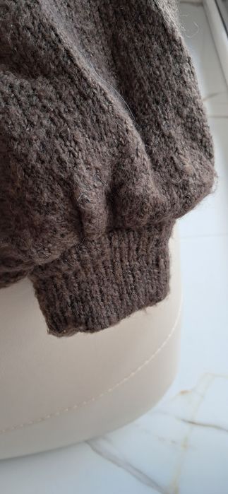 Sweter damski z futerka