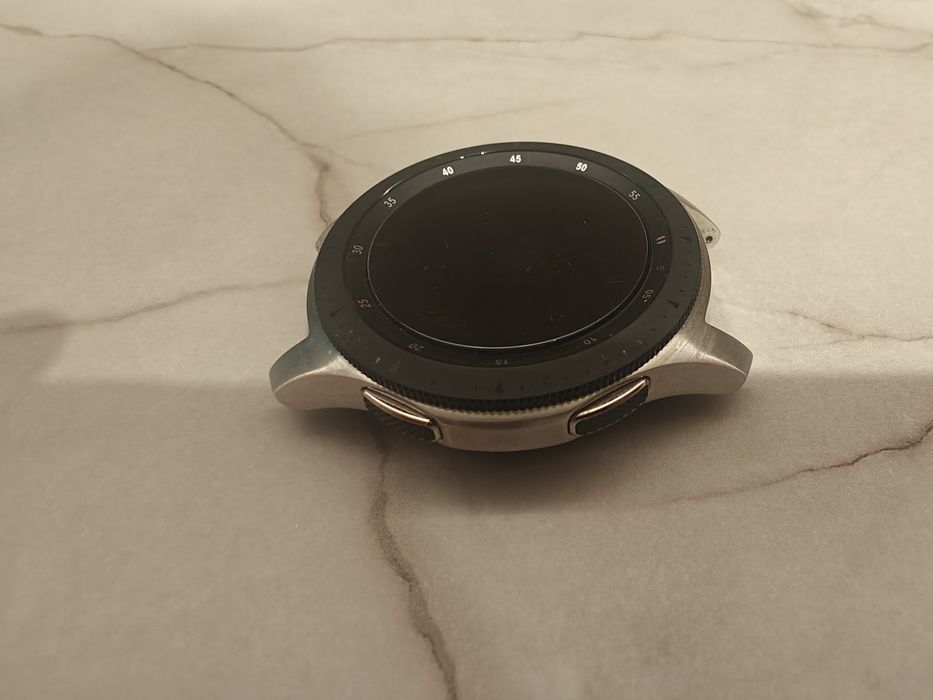 Samsung Galaxy Watch 46mm - JAK NOWY, 5-6 ładowań, Spigen, Szkło