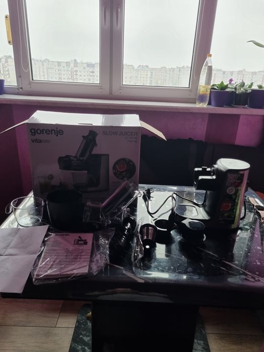 Продається соковижималка шнекова Gorenje JC 200BE