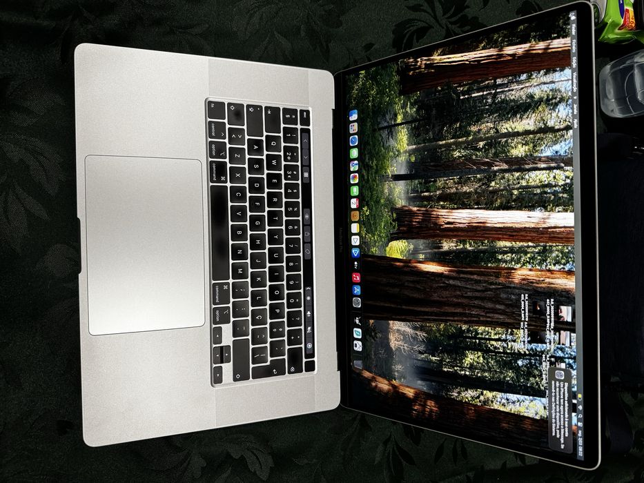 MacBook Pro 16” i9 512gb ssd