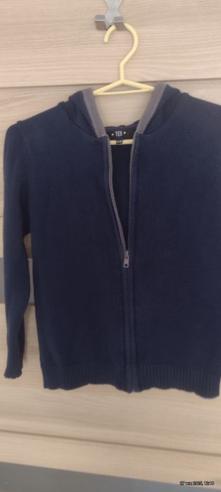 Sweterek granatowy