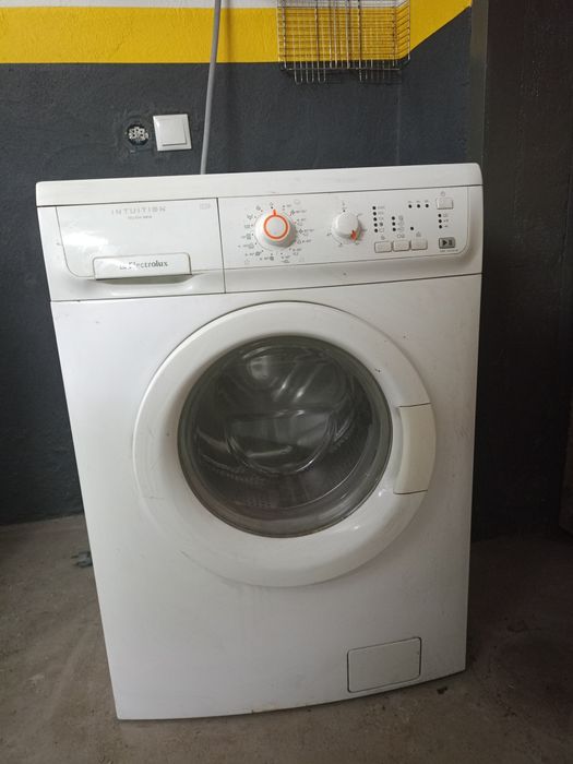 Продам стиральную машину Electolux
