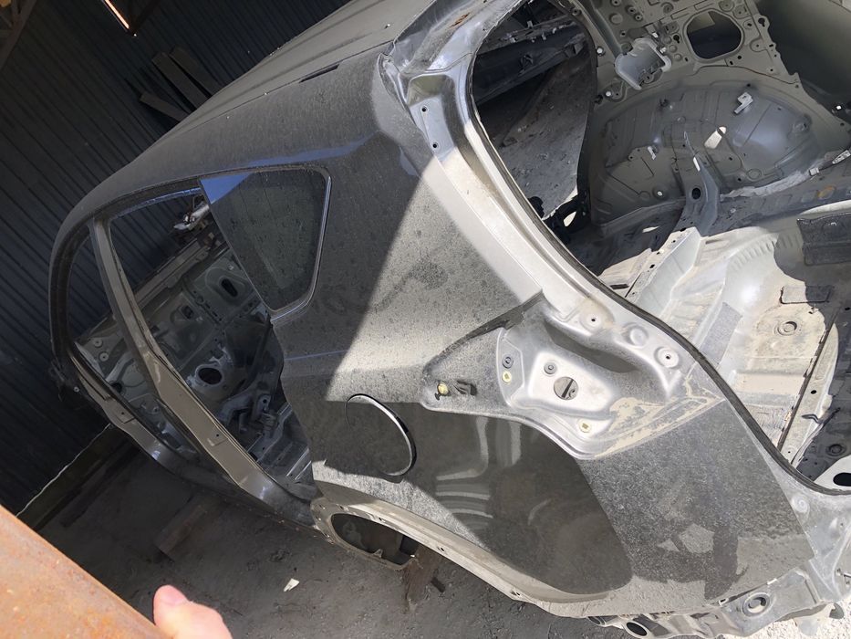 Кузов Rav 4 2016-19 кузовні деталі Ланжерон порог криша задня четверть