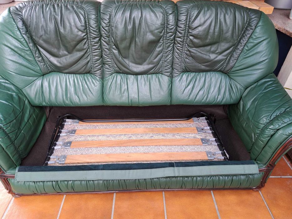 Sofá cama em pele