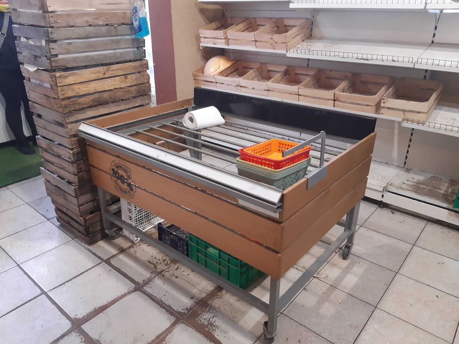 meble regały sklepowe wyposażenie sklepu